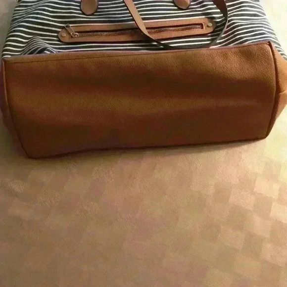 A New Day Lightweight Fabric Tote - Picture 5 of 14